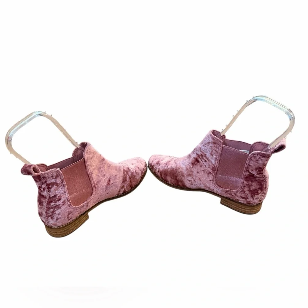 Toms Pink Crushed Velvet Ella Chelsea Ankle Boots Booties Womens Size 7.5